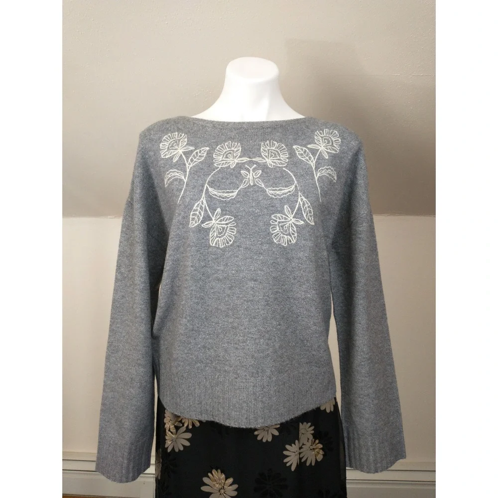 Haute Hippie Cottagecore Grey Floral Butterfly Embroidered Sweater Womens L - Picture 3 of 12